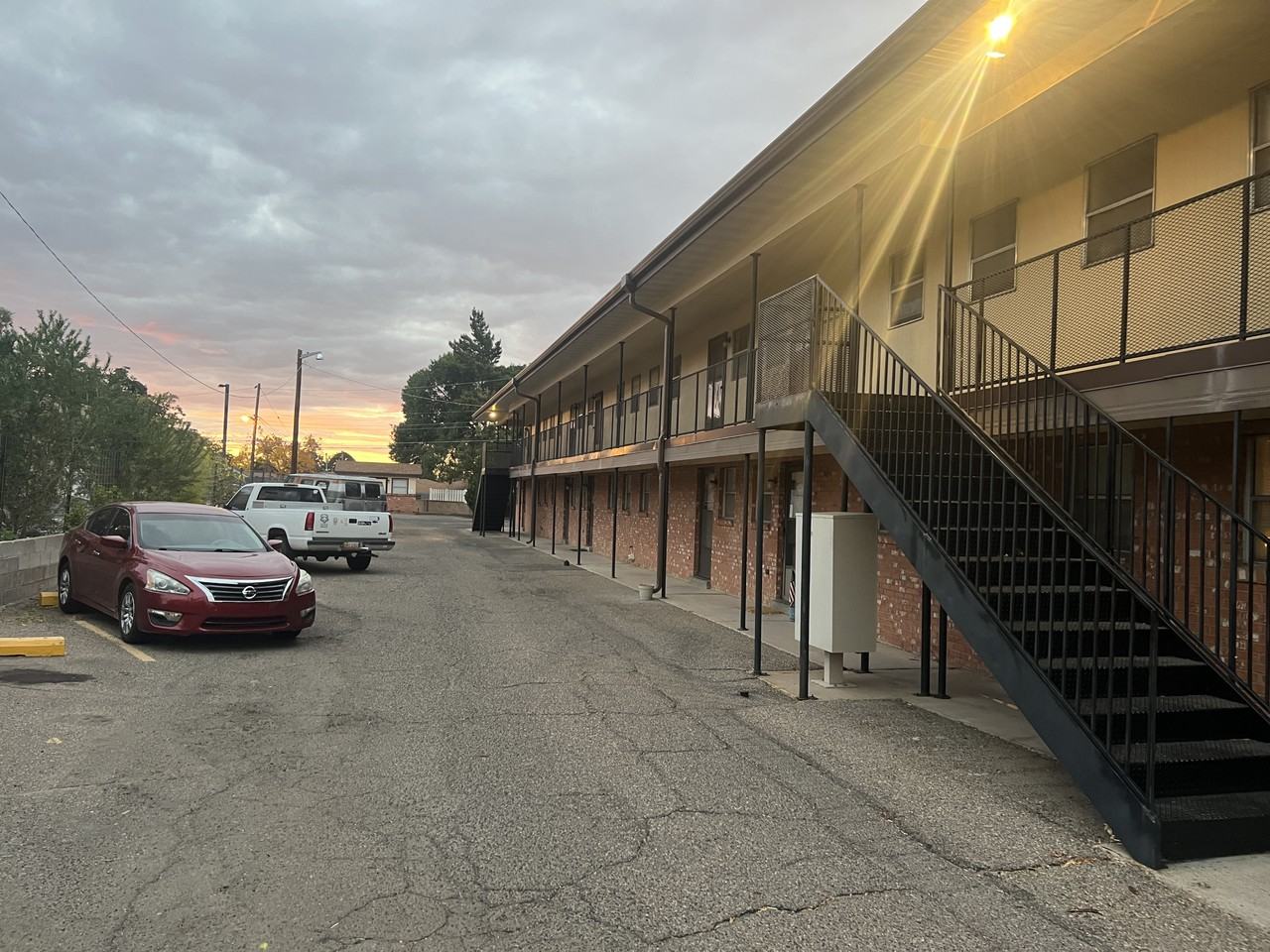 8328 Comanche Rd Ne - Photo 4 of 18