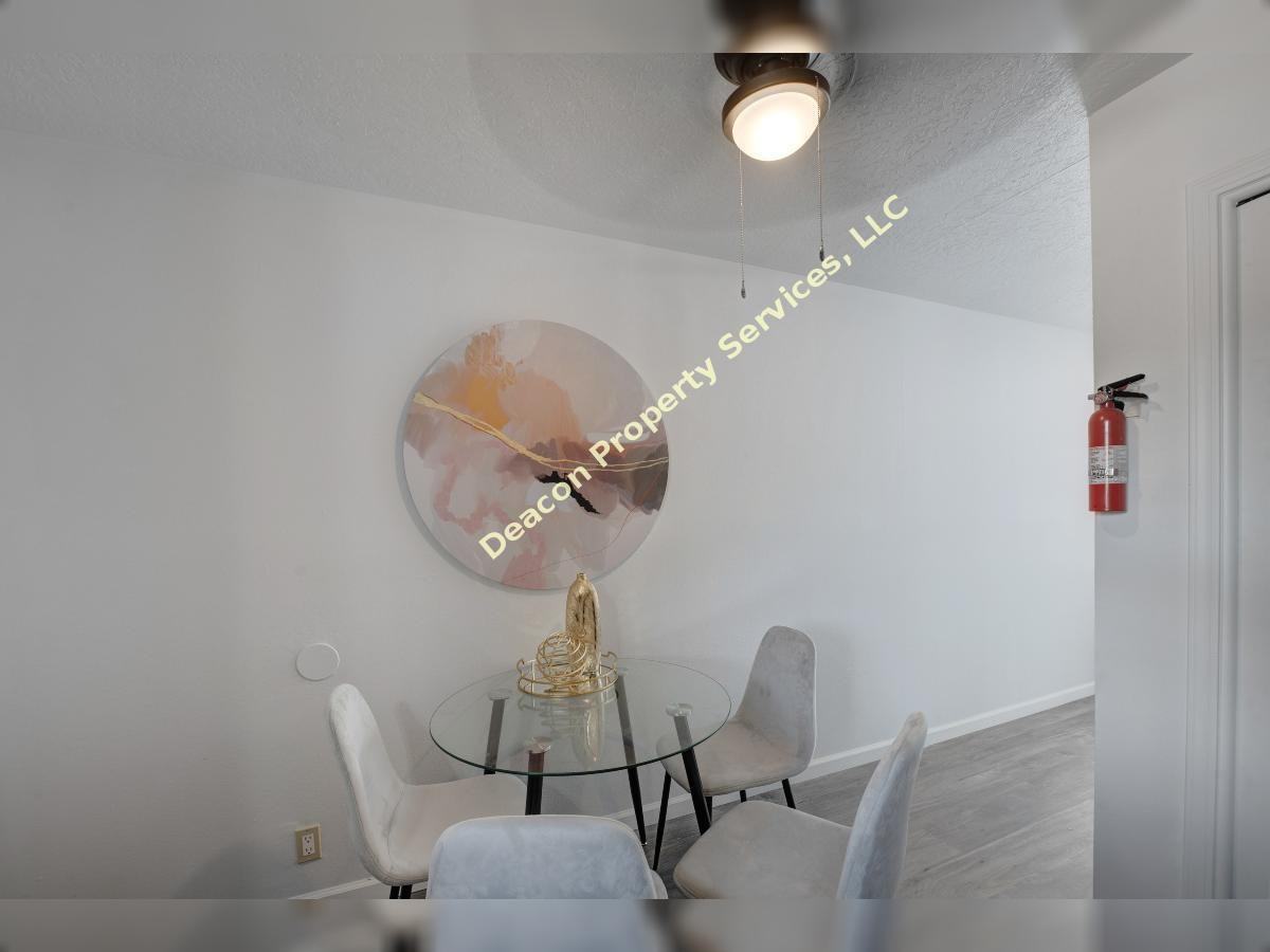 12324 Candelaria Rd Ne - Photo 7 of 50