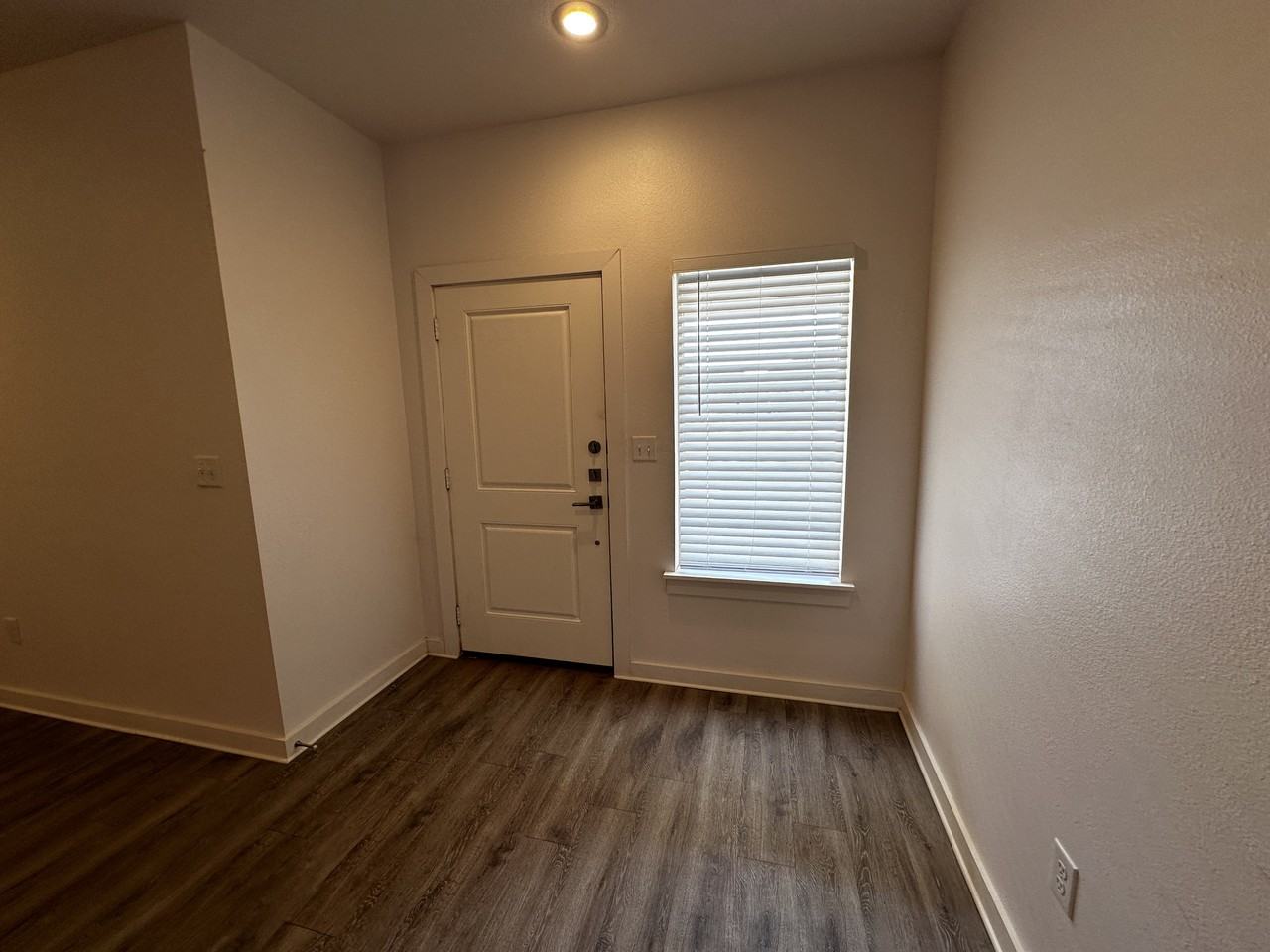 5610 Lehigh St - Photo 2 of 27