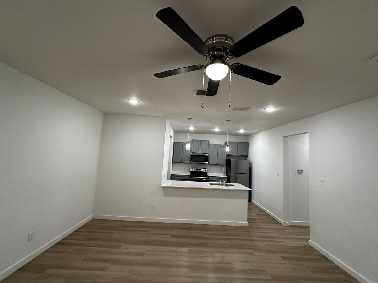 5513 Itasca St - Photo 3 of 22