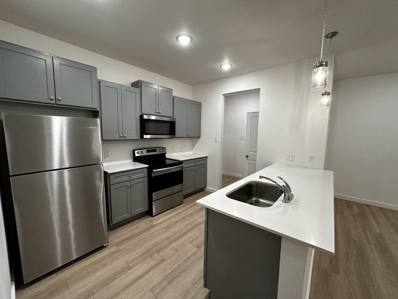 5517 Itasca St - Photo 3 of 21