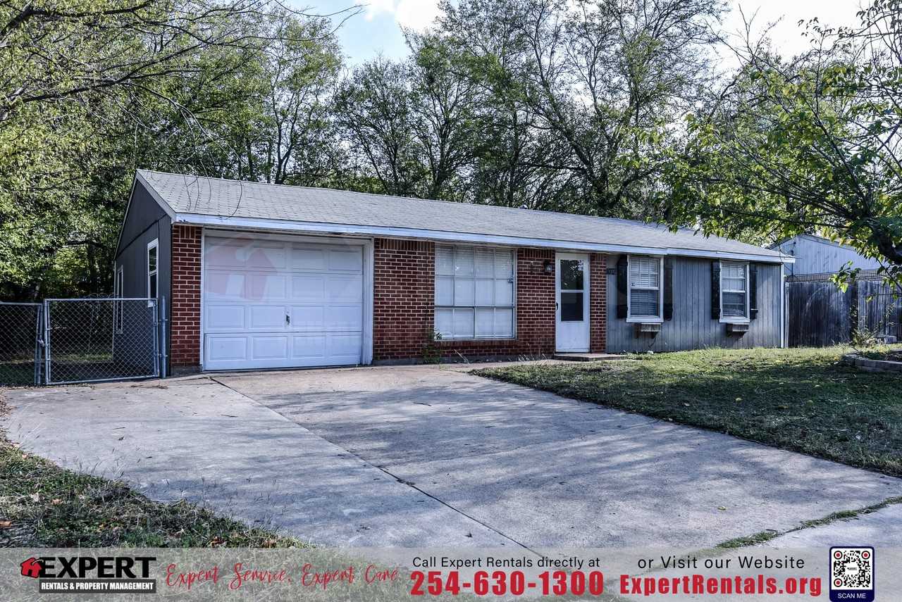 1012 San Antonio St - Photo 2 of 29