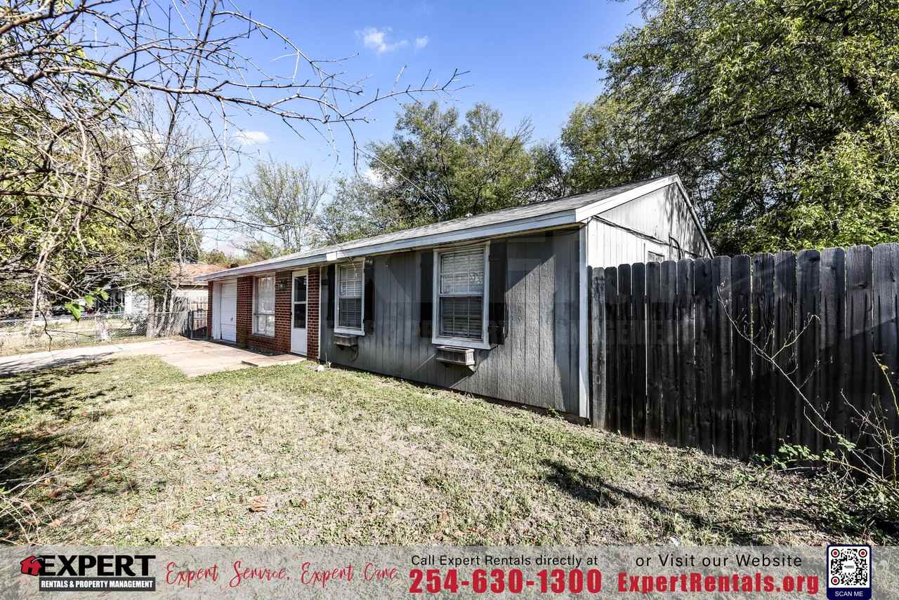 1012 San Antonio St - Photo 3 of 29