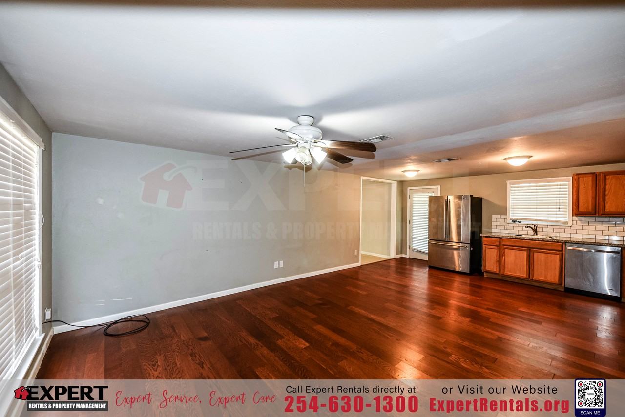 1012 San Antonio St - Photo 5 of 29