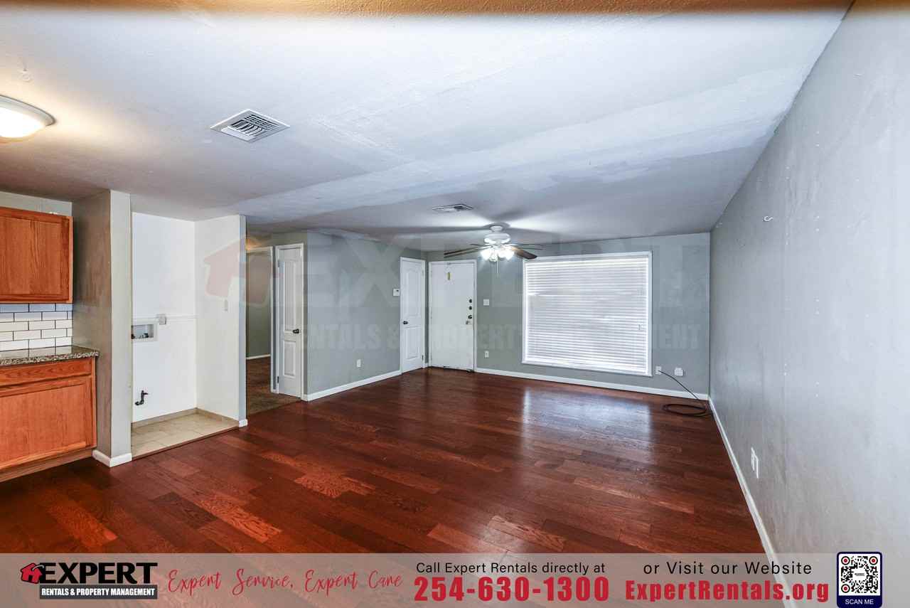 1012 San Antonio St - Photo 7 of 29