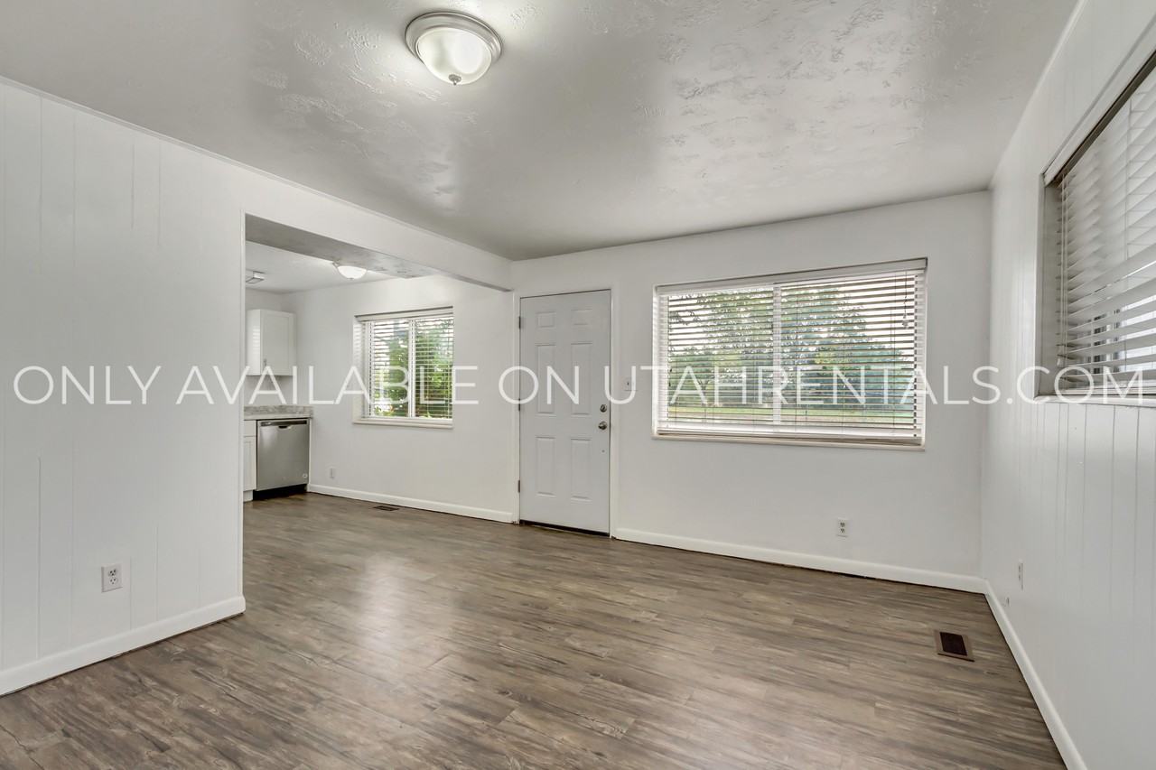 398 W State St - Photo 2 of 23