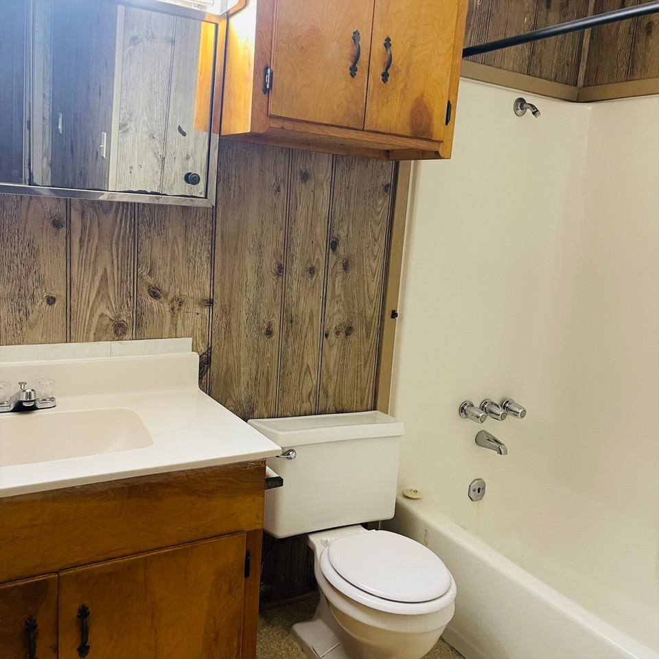 2303 S 23Rd St - Photo 2 of 4
