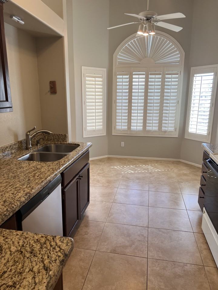 11611 W Buck Mountain Ct - Photo 3 of 12