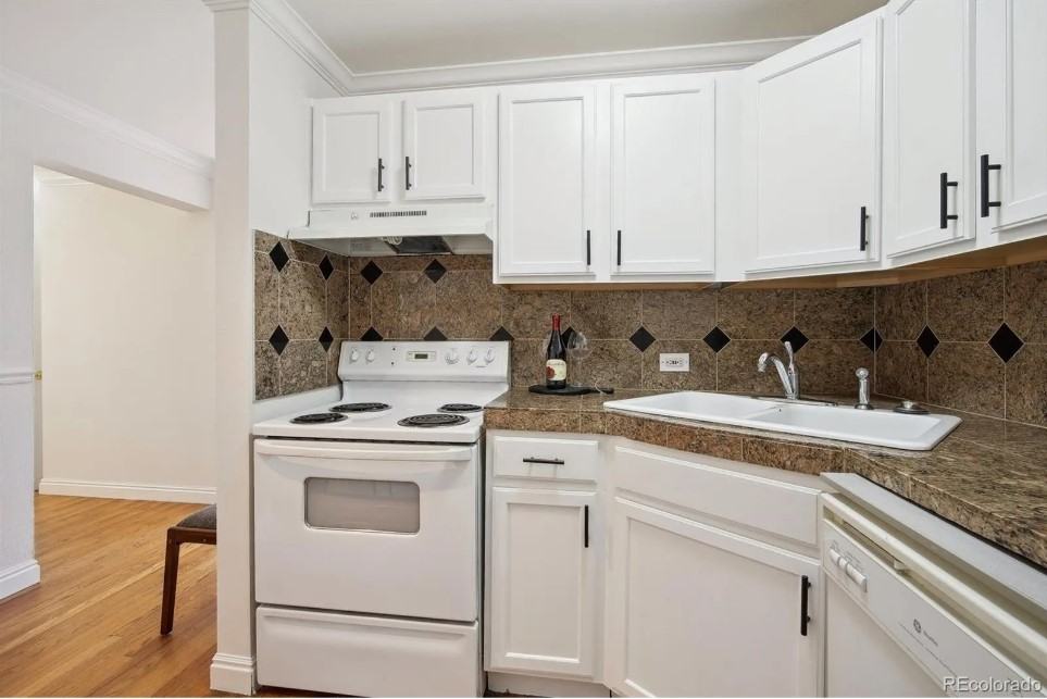 1390 N Emerson St #202 - Photo 2 of 14