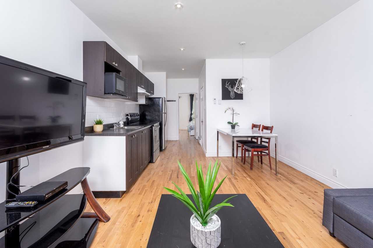 4542 Avenue Papineau - Photo 3 of 11