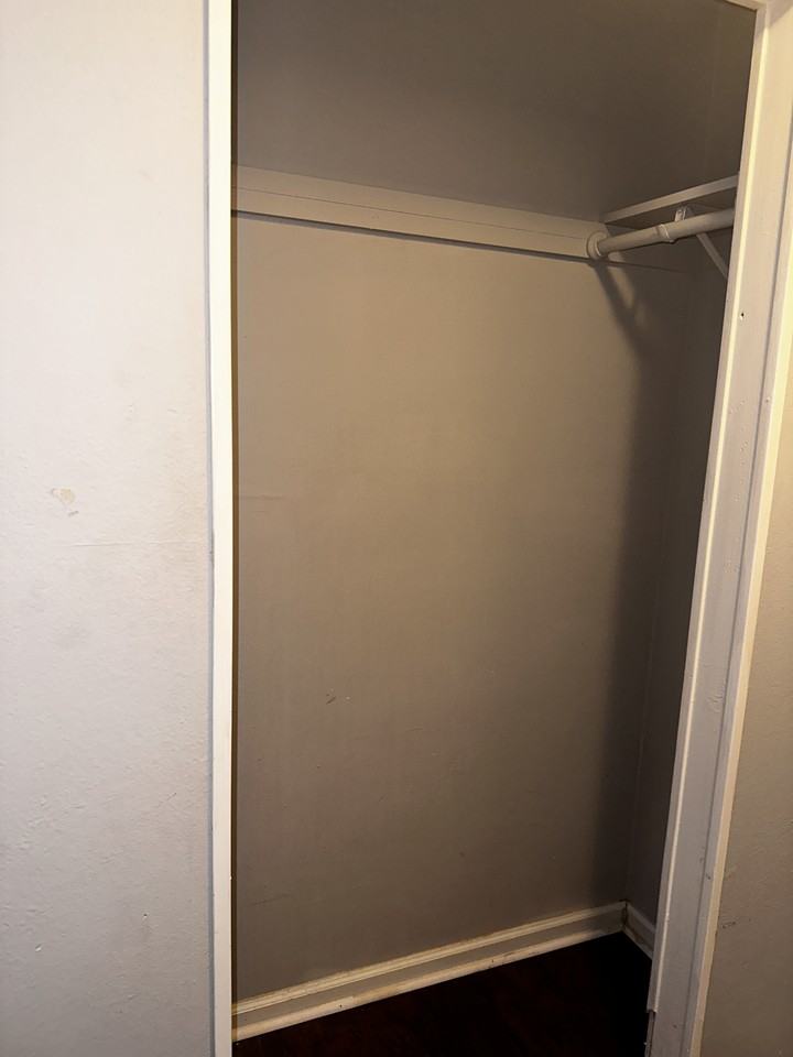 2717 Marais St #B - Photo 5 of 16