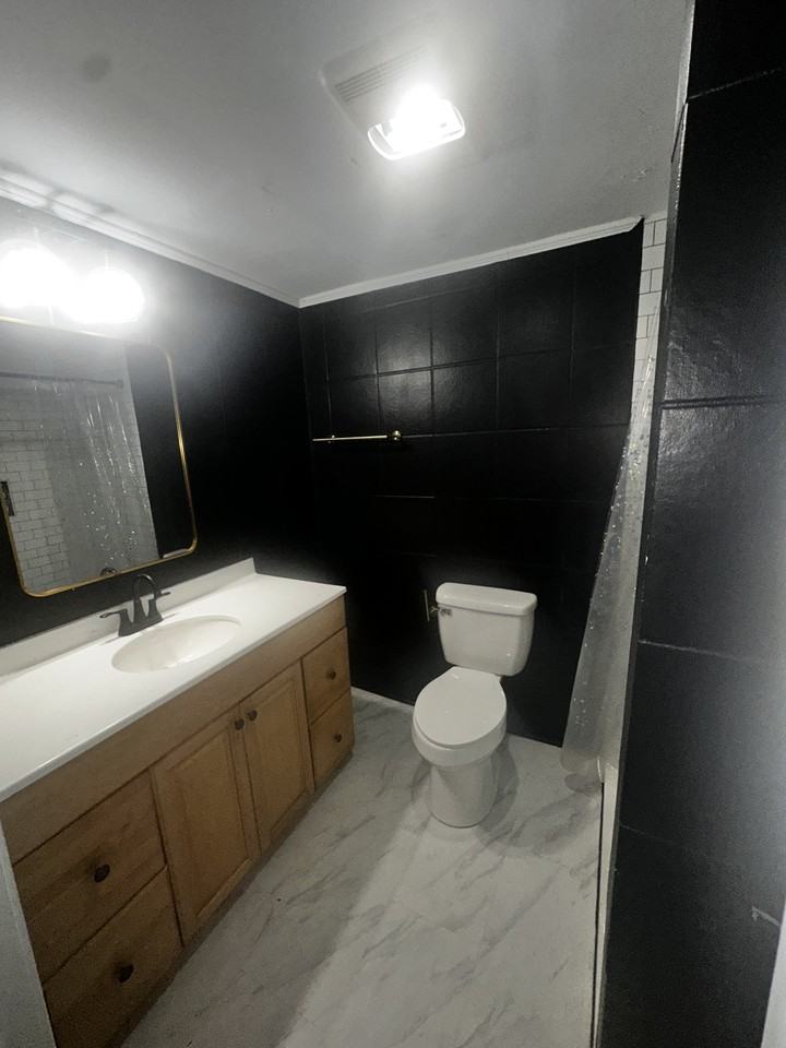 2717 Marais St #B - Photo 6 of 16