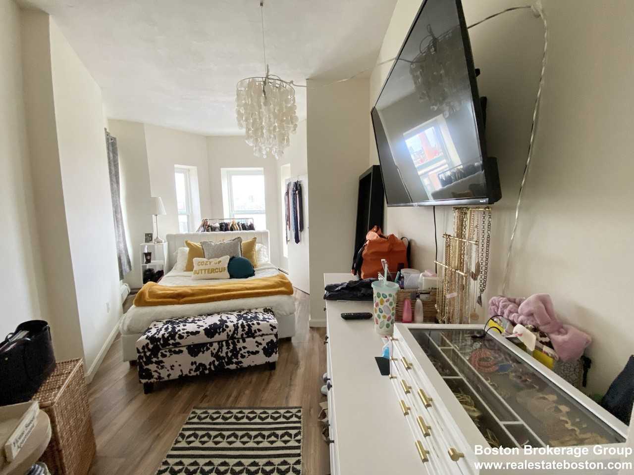 96 Hammond St #3 - Photo 3 of 8