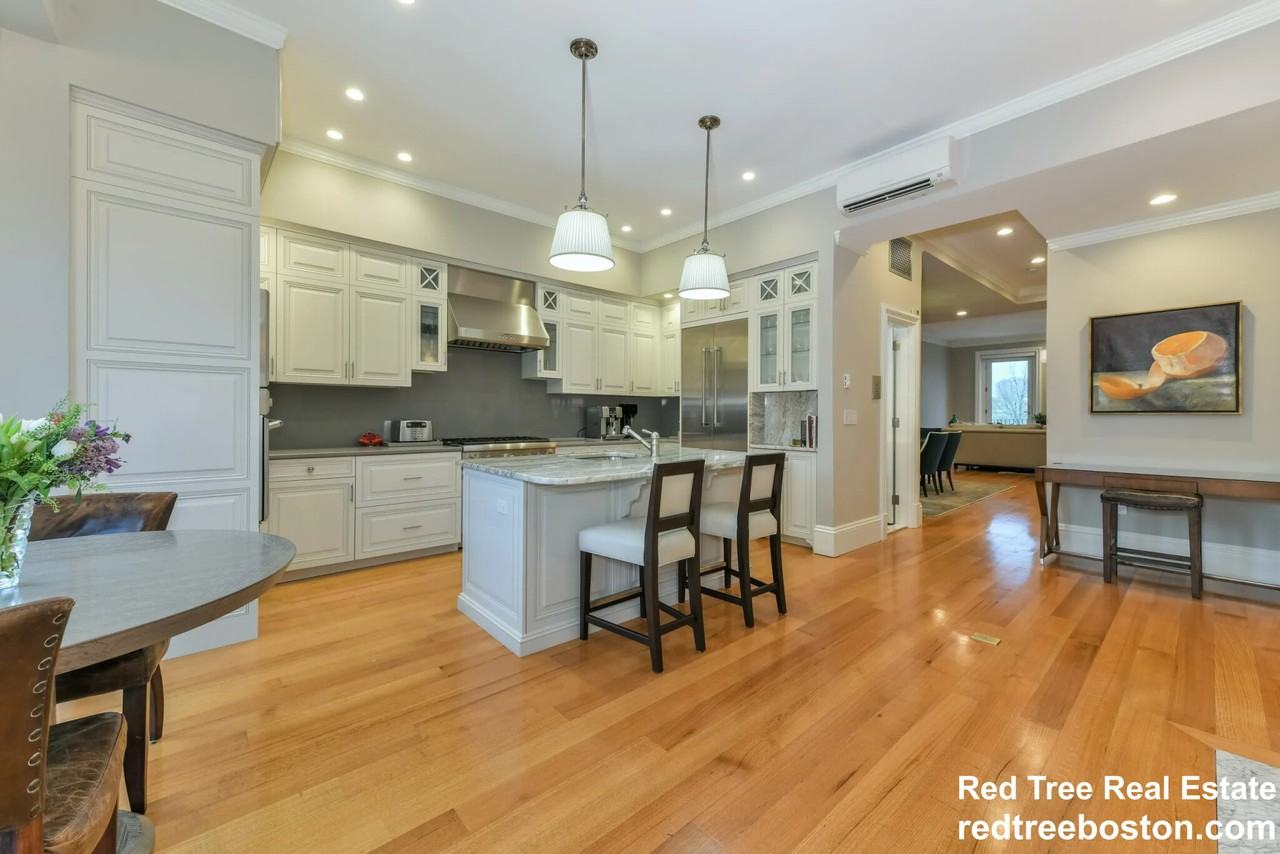 214 Beacon St #3 - Photo 6 of 30