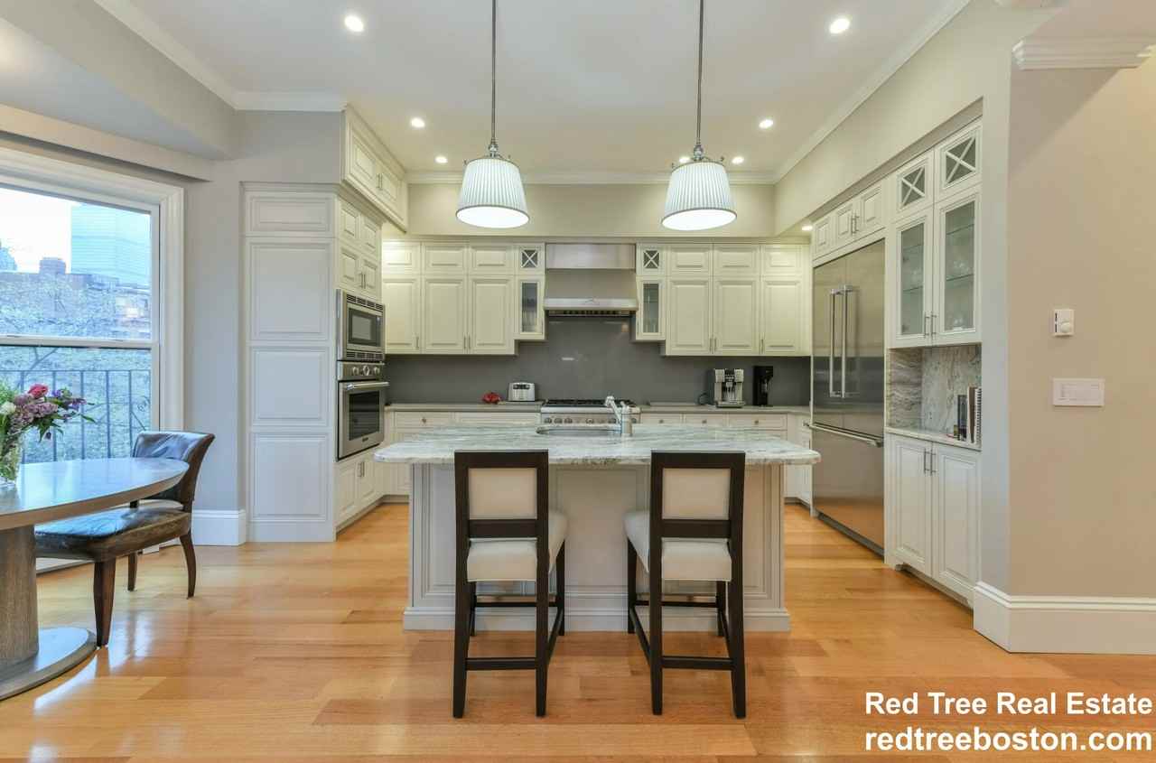 214 Beacon St #3 - Photo 7 of 30