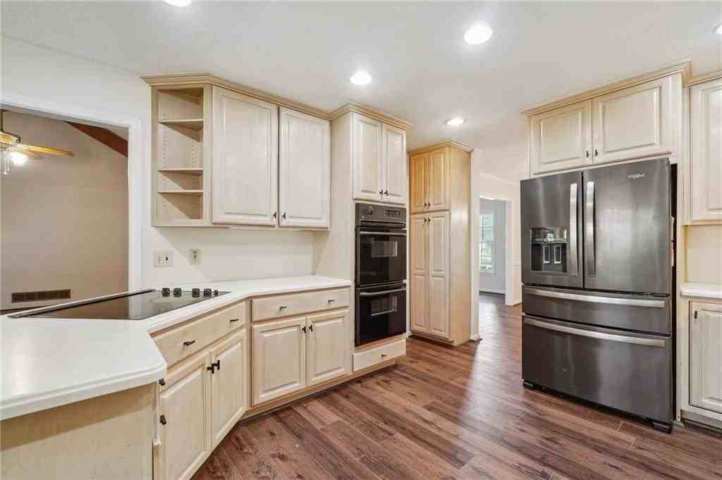 3777 Autumn Pl Se - Photo 3 of 39