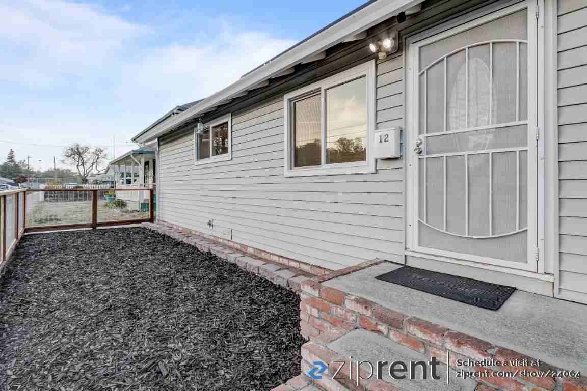 12 Webster St #12 - Photo 2 of 25