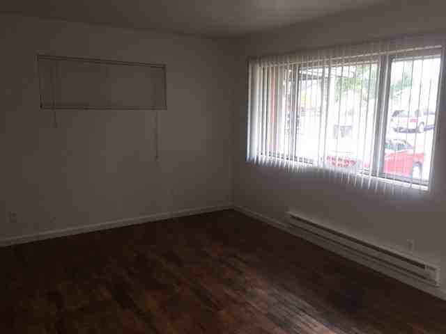 237 Carolina St - Photo 2 of 5