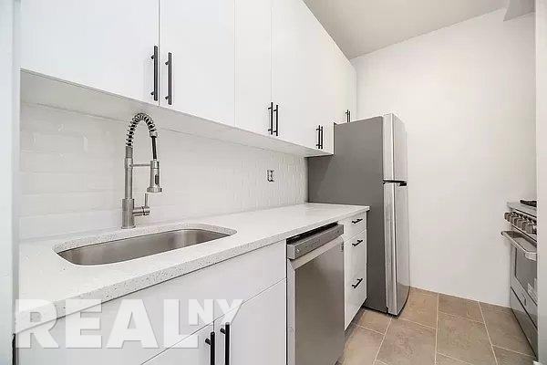 Water St #4G - Photo 2 of 10