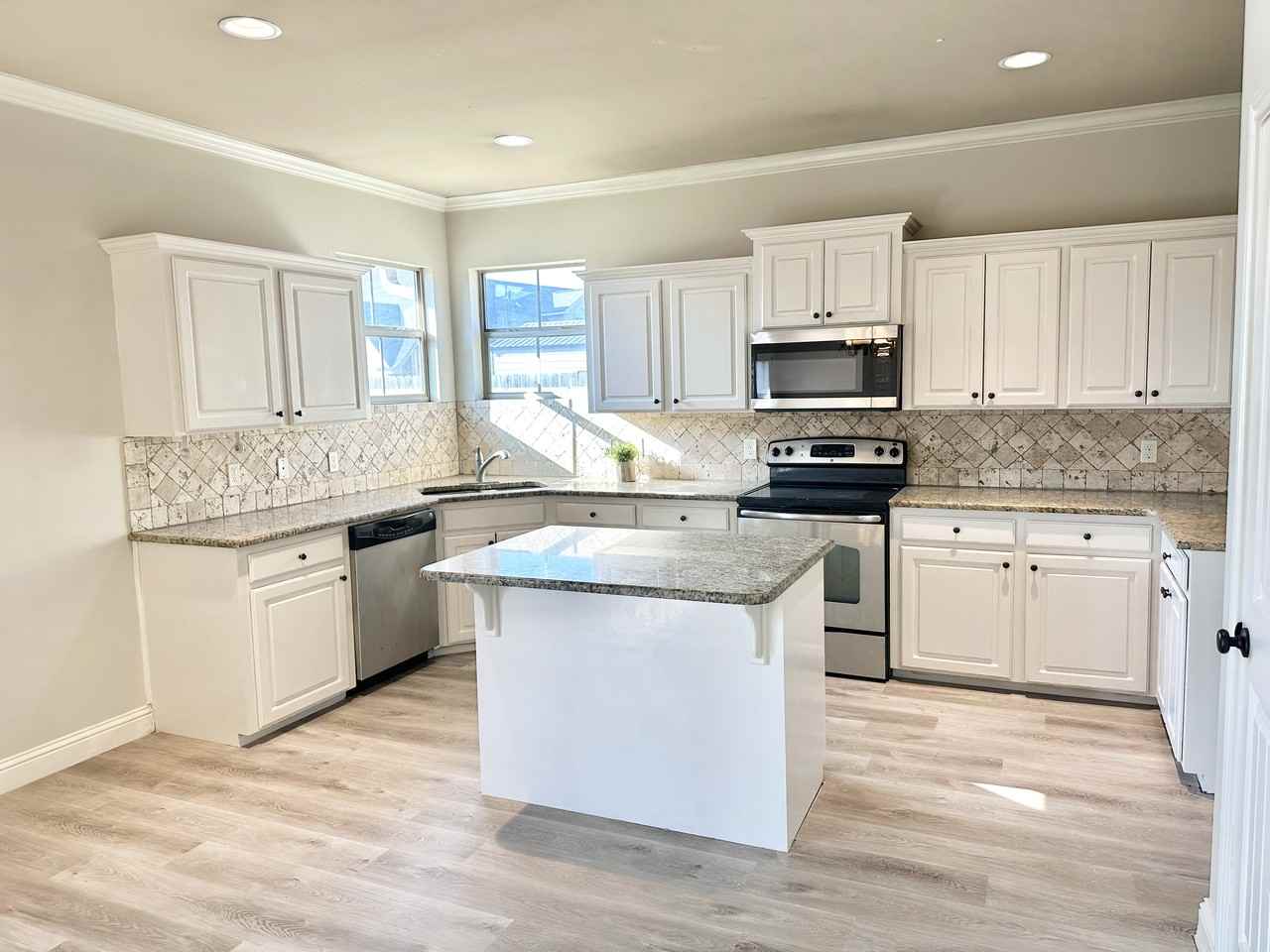 148 Lola Circle - Photo 3 of 12