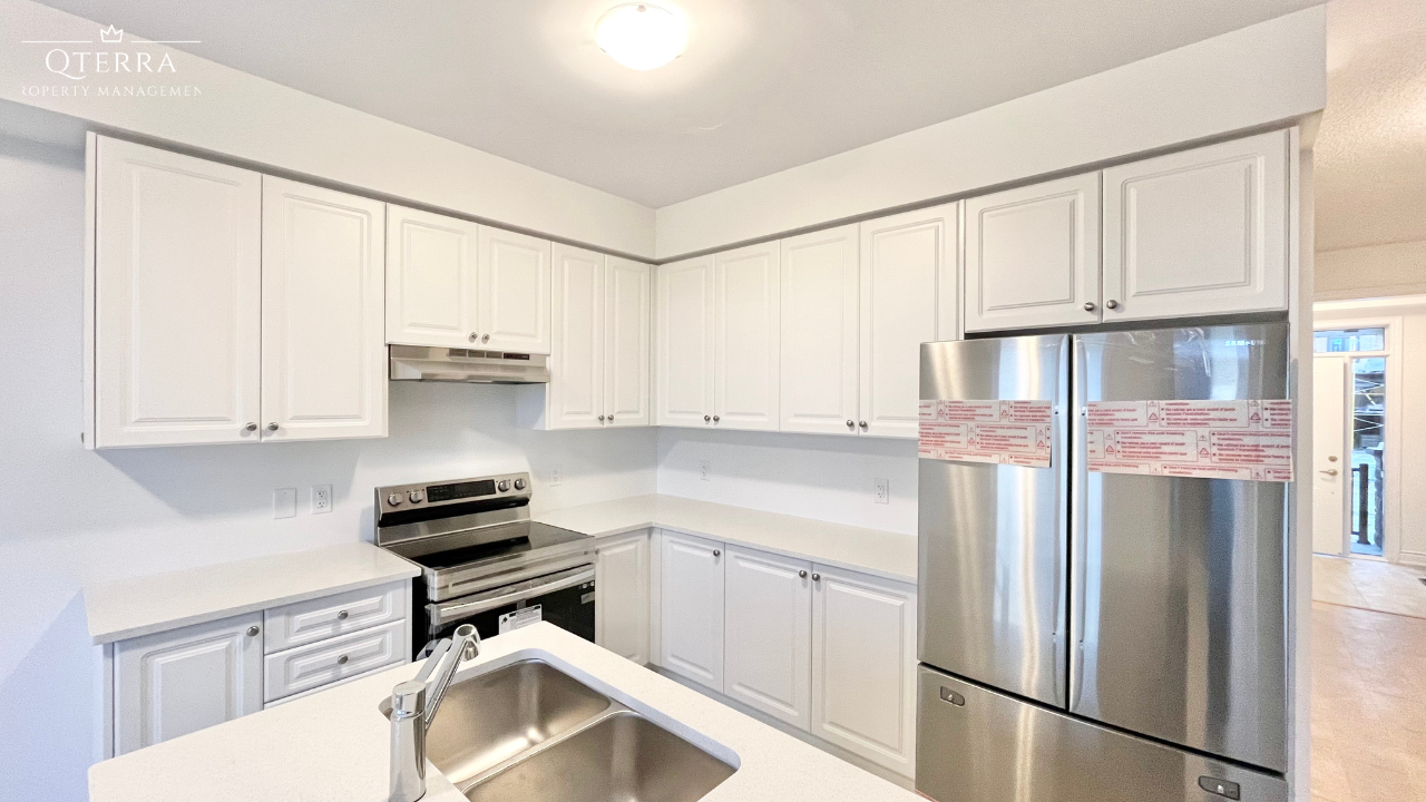 77 Season Crescent Wasaga Beach, ON, L9Z 0M5 Apartments 77 Season