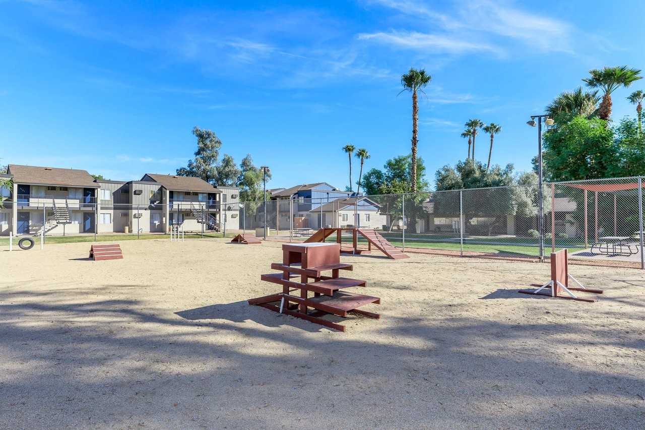 Los Vecinos - Photo 6 of 11