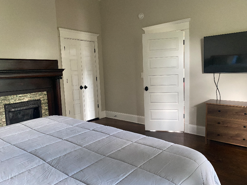 1115 Shelby Ave - Photo 3 of 22