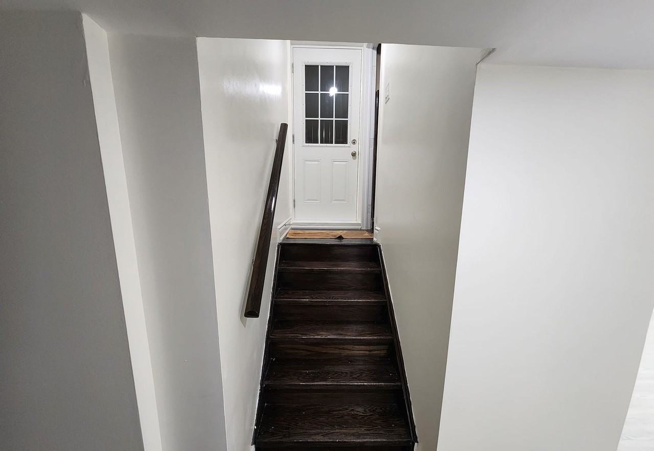 72 Commodore Drive #Bsmt - Photo 2 of 9