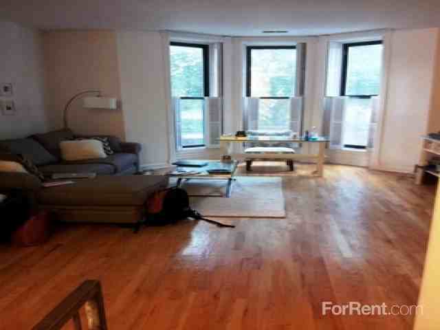 451 W Belden Apartments - Photo 3 of 7