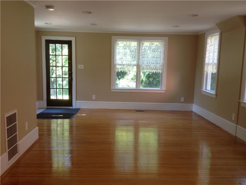 35 Spring St - Photo 3 of 16