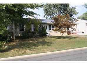 211 Princeton Rd - Photo 2 of 15