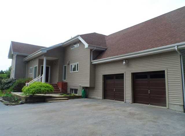 303 Freedom Rd - Photo 3 of 28