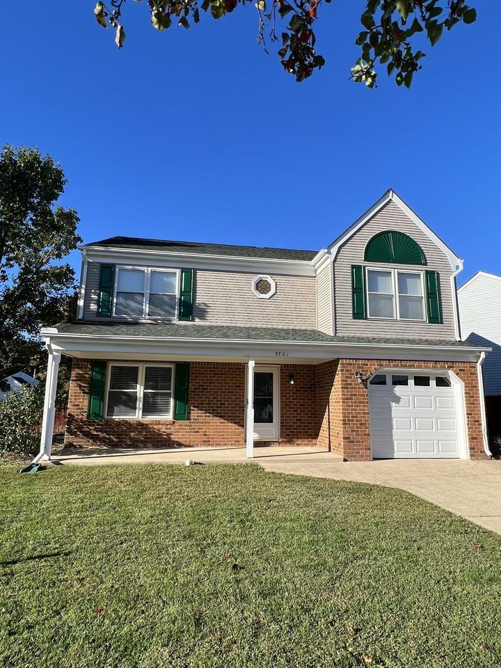 3701 Castlewood Dr #1 - Photo 3 of 30