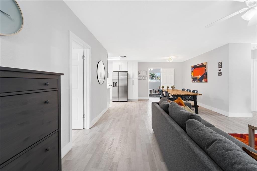 3221 Sw 23rd Ct - Photo 3 of 8