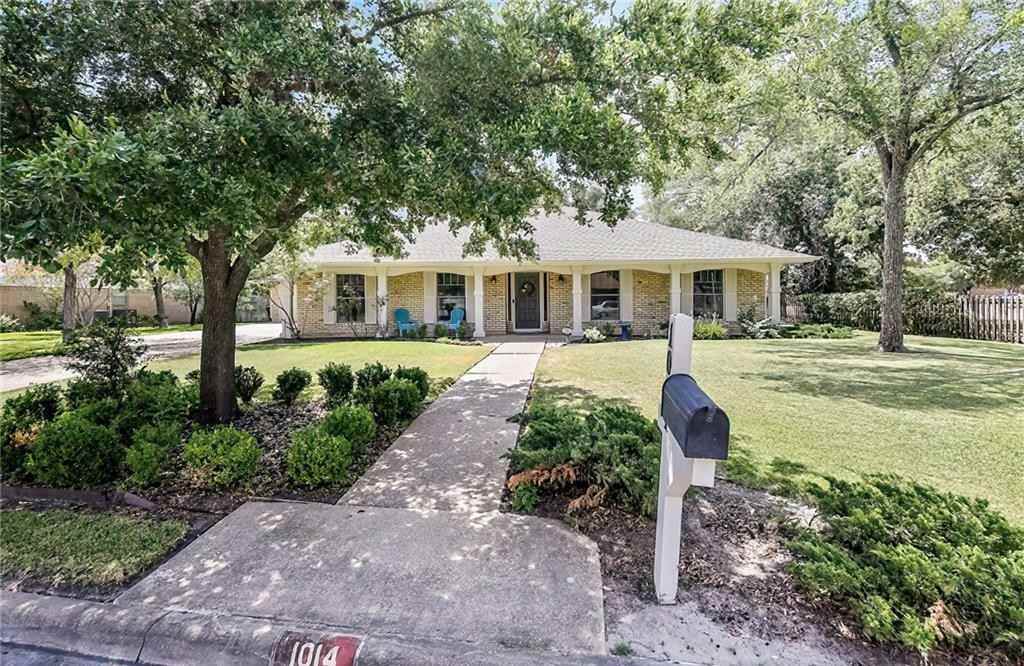 1014 Guadalupe Dr - Photo 2 of 31