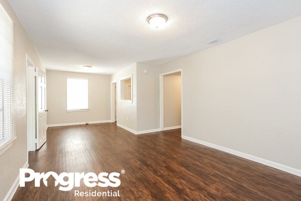 730 Stanwick Rd - Photo 3 of 16