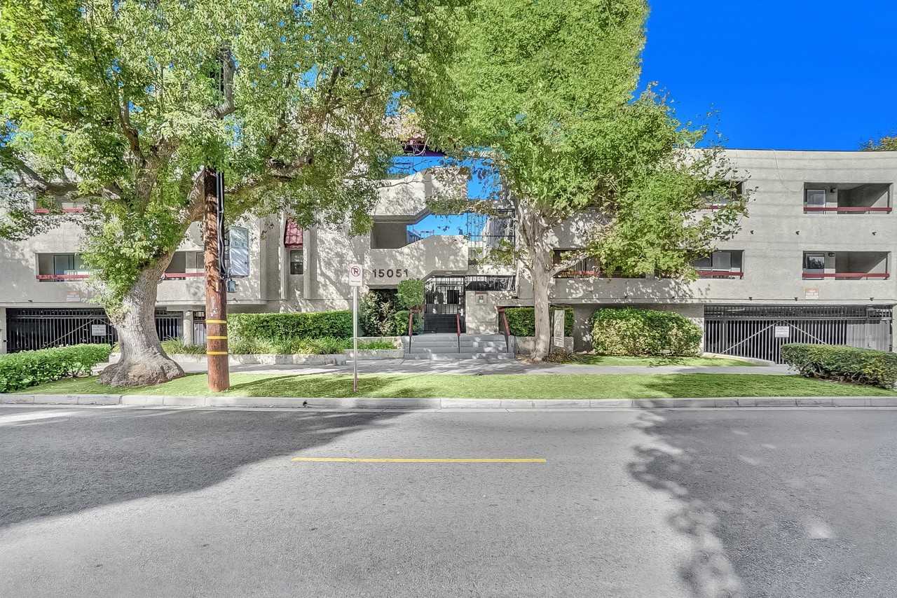 15051 Moorpark St - Photo 2 of 9