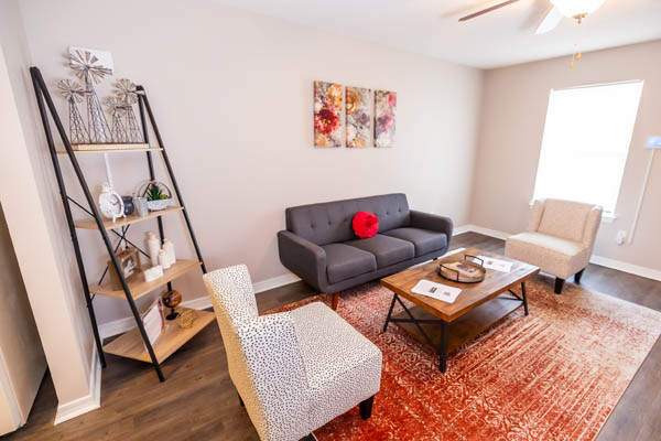 Robins Place - Photo 4 of 12