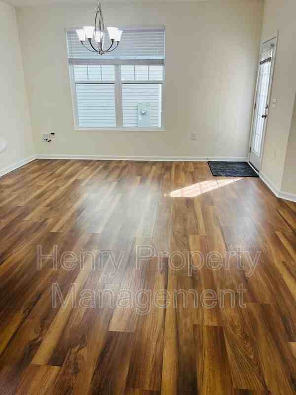 1018 Brightskies St - Photo 3 of 15