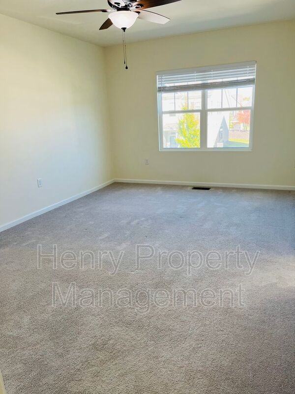 1018 Brightskies St - Photo 5 of 15