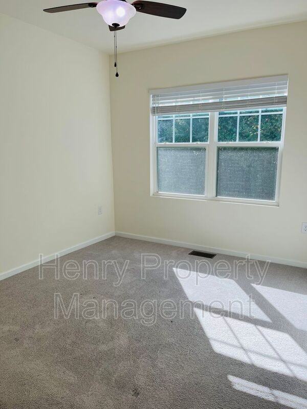 1018 Brightskies St - Photo 6 of 15