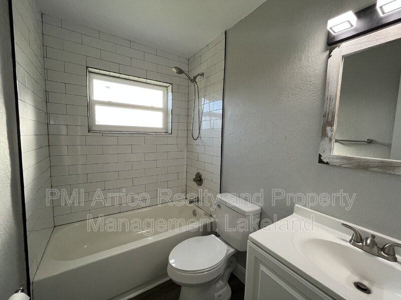 1717 Bush Ave - Photo 7 of 24