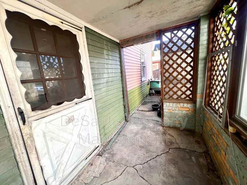 502 3rd St #1 - Photo 3 of 13