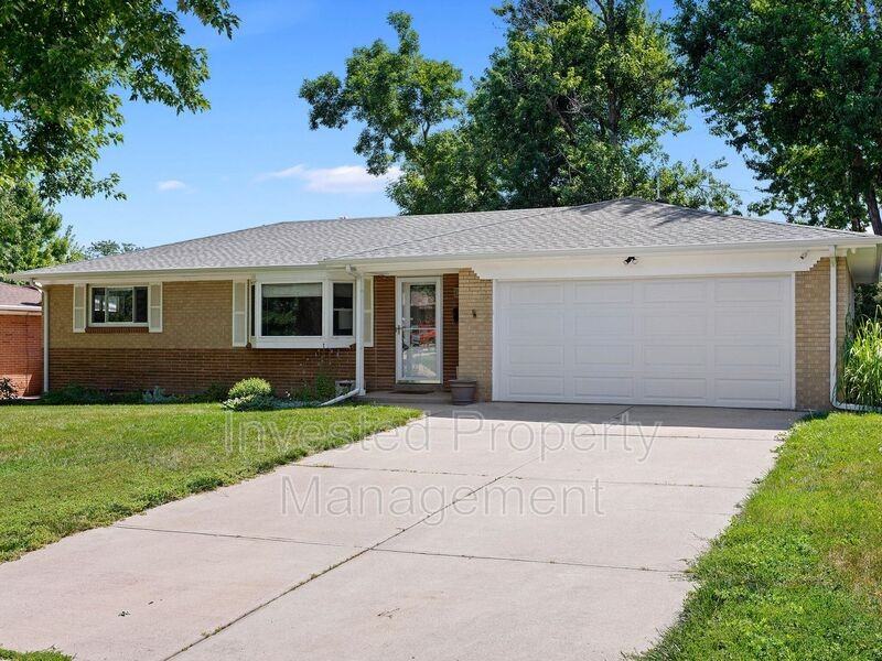 2532 S Stuart St - Photo 3 of 24