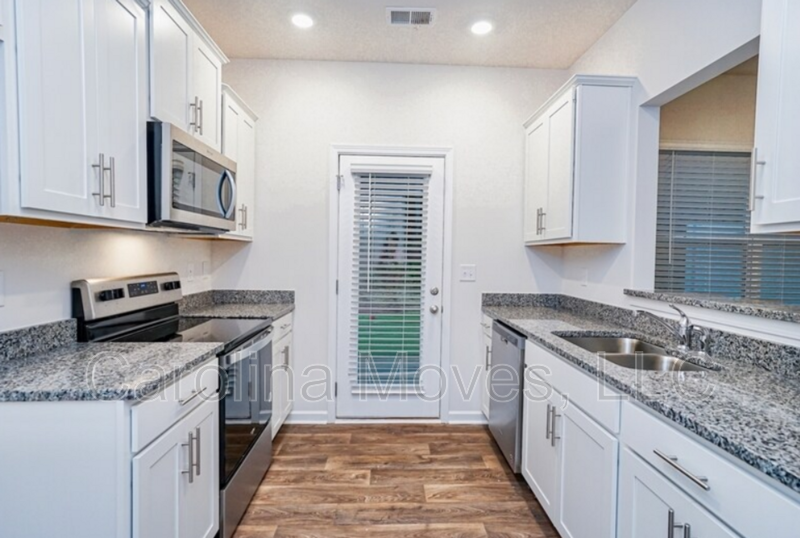 308 Sea Isle Pl - Photo 3 of 12