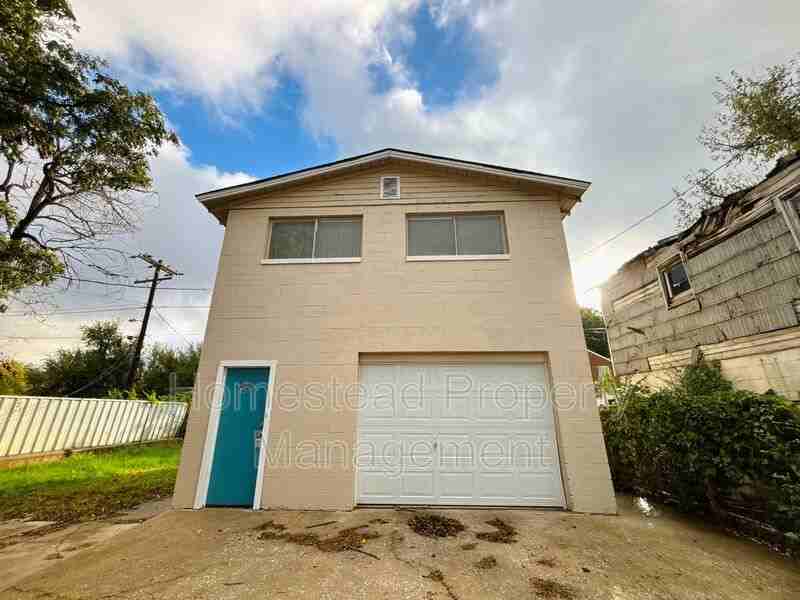 3616 S Shartel Ave - Photo 2 of 6