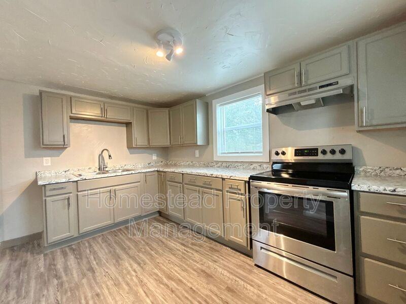 3616 S Shartel Ave - Photo 3 of 6