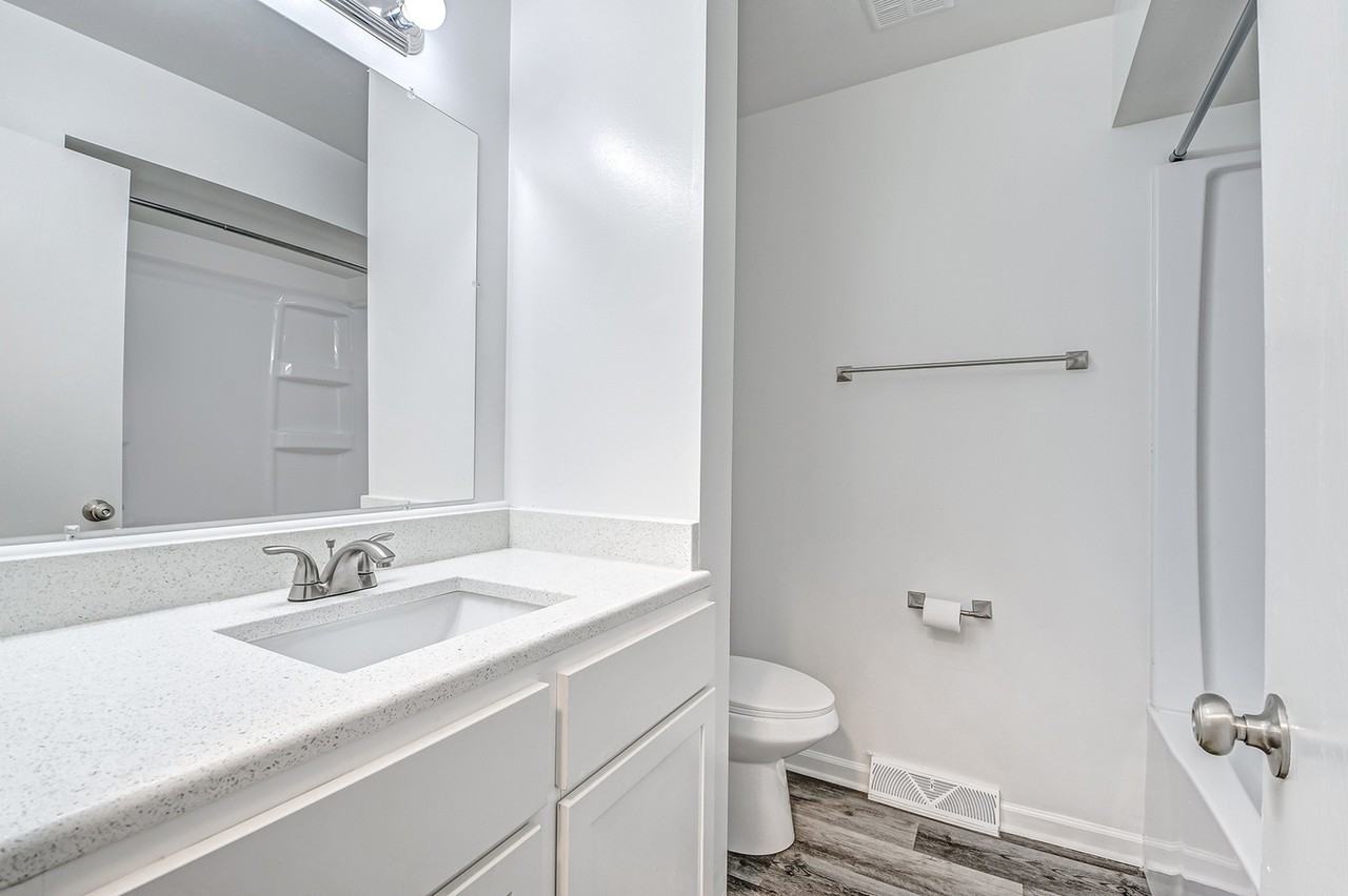 Woodside Village Apartments - Photo 7 of 29