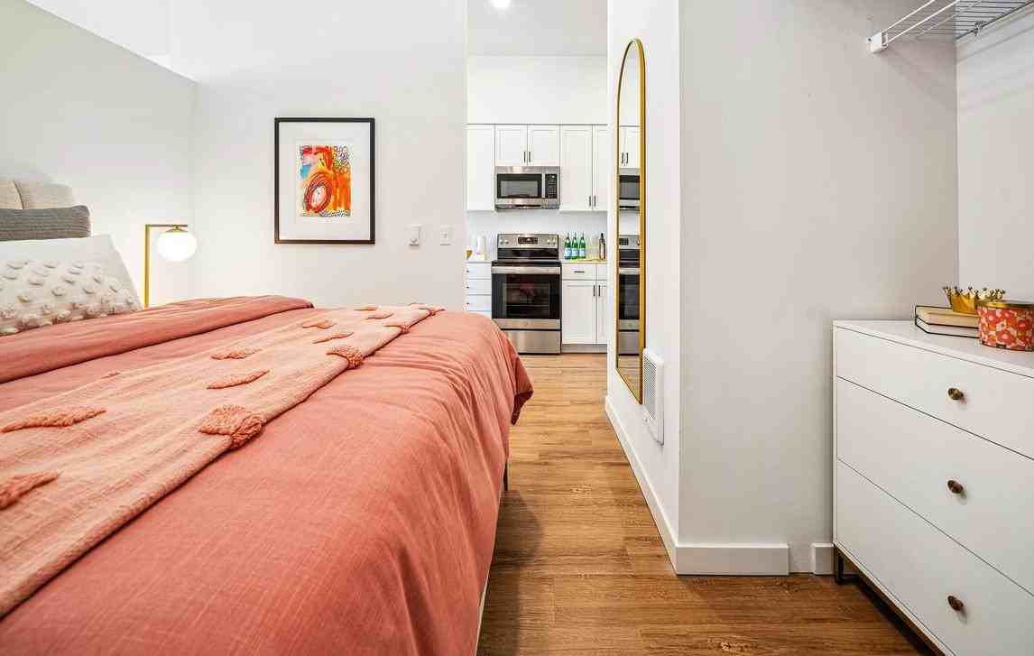 1367 Umpqua Avenue - Photo 4 of 16