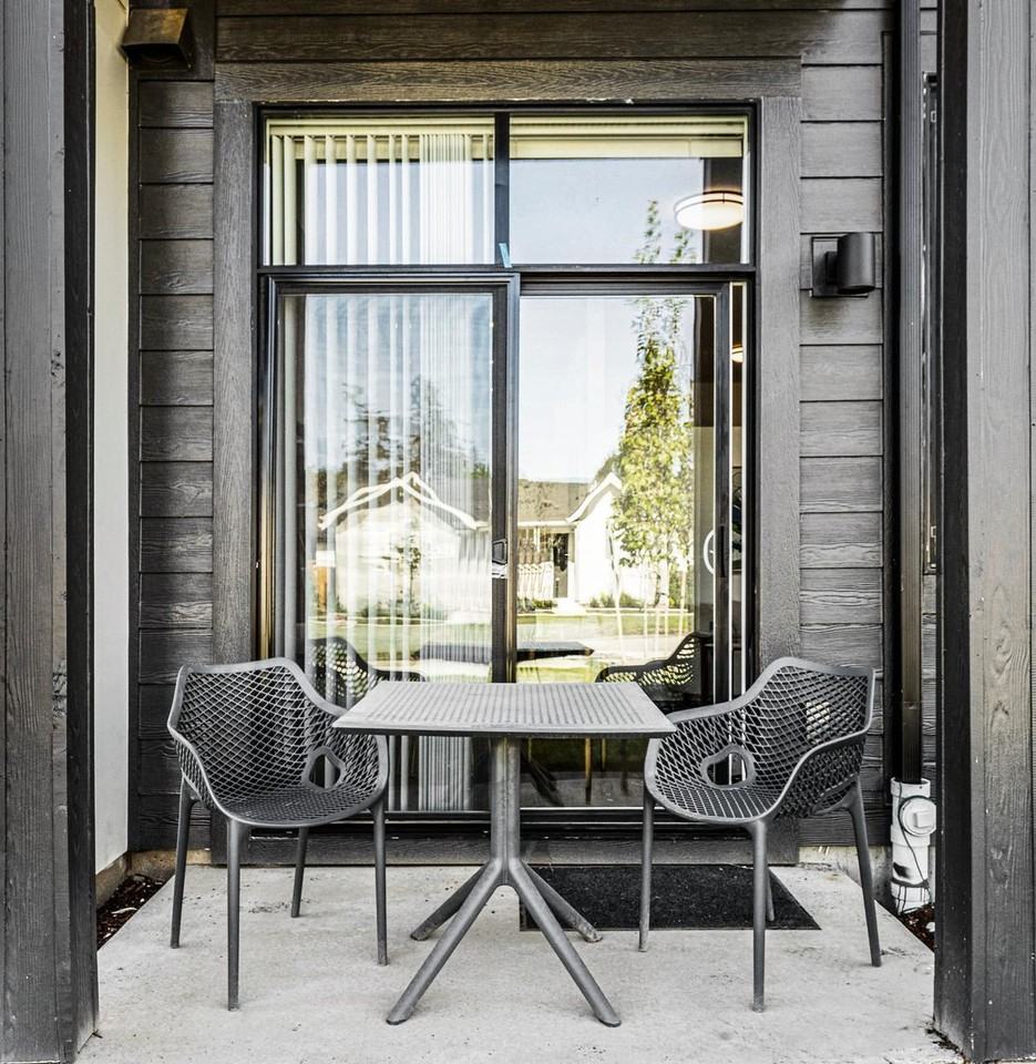 1367 Umpqua Avenue - Photo 5 of 16